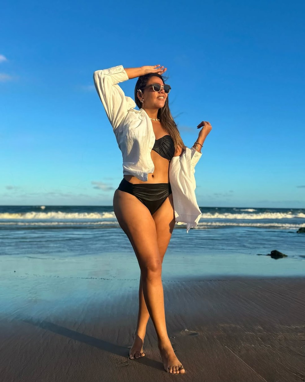 Mani Reggo posa de biquíni após emagrecer 16 kg e fazer cirurgia — Foto: Reprodução/Instagram