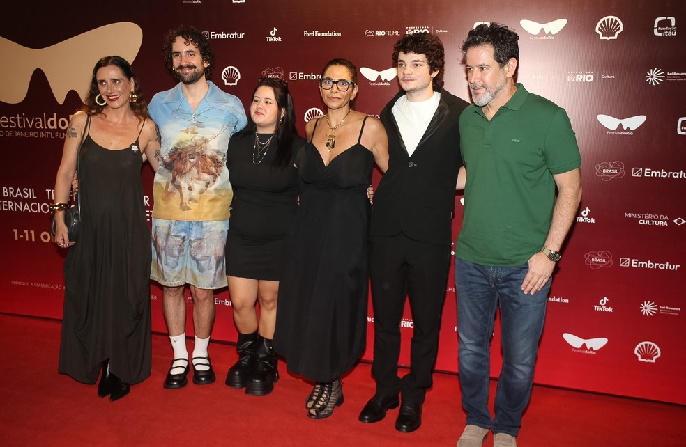 Parte do elenco de 'Pai de Primeira Viagem' — Foto: Thiago Martins/ Agnews