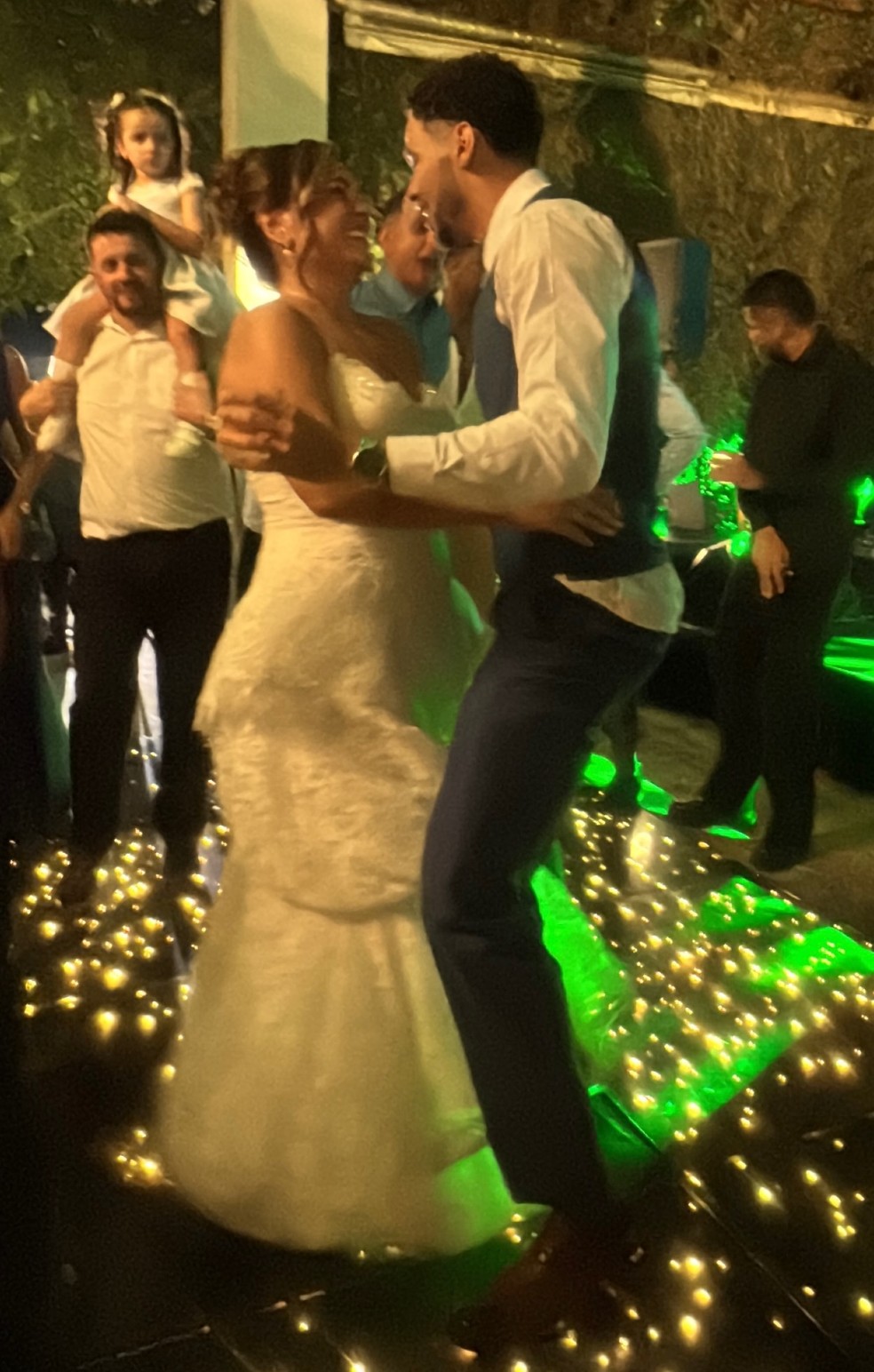 Judson Nunes e Thaís Venanci na pista de dança do casamento — Foto: Reprodução/Instagram