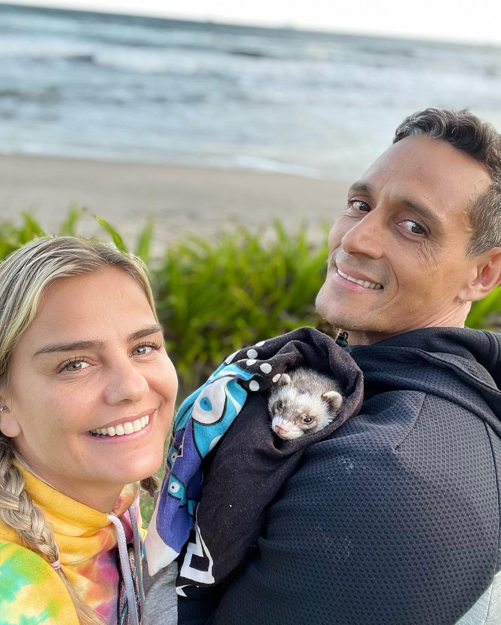 Milene Domingues posta fotos raras com o namorado, ex-jogador de futebol