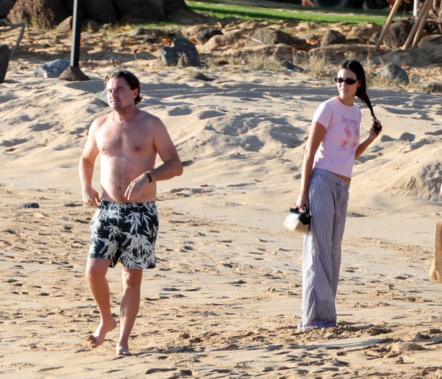 Sem camisa, Leonardo DiCaprio curte ilha privativa no Havaí com ...