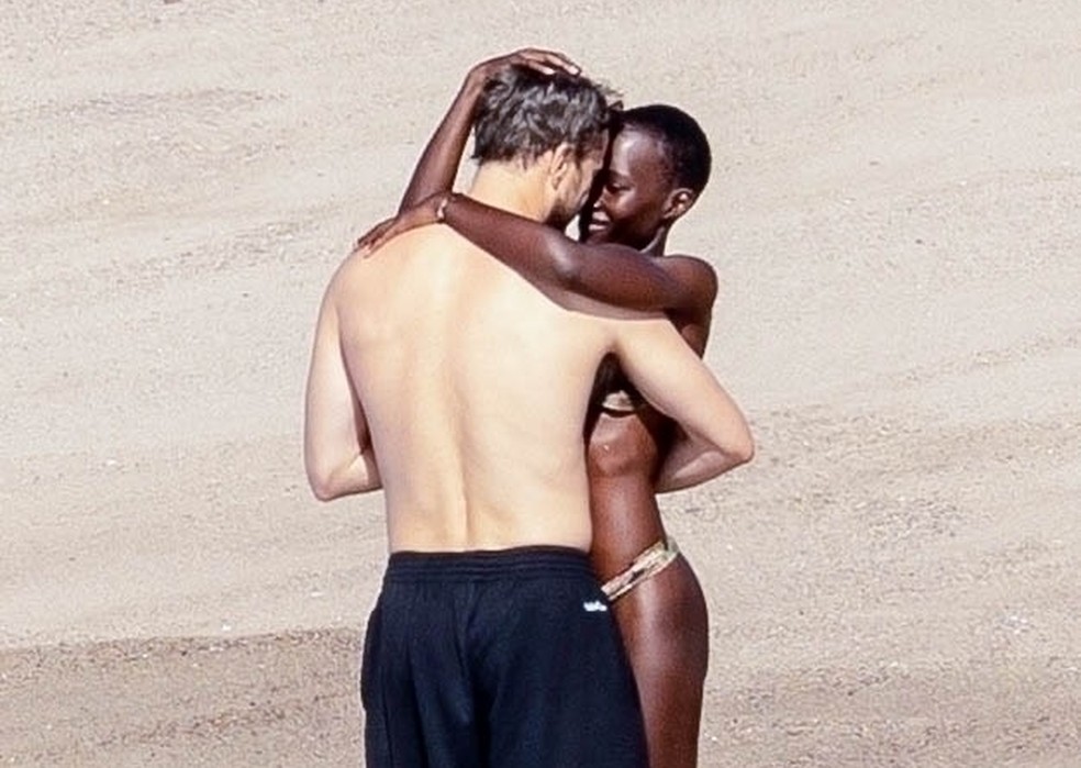 Joshua Jackson e Lupita Nyong'o — Foto: Grosby Group