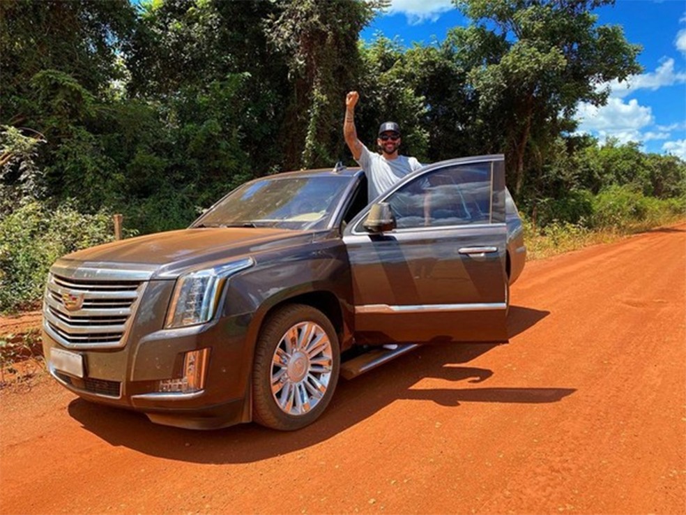 Gusttavo Lima tem um Cadillac Escalade  Foto: Reproduo/Instagram