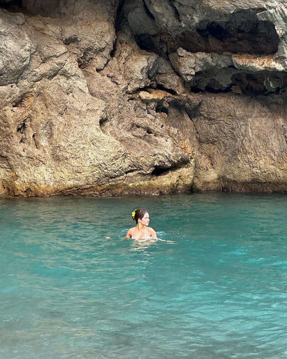 Luiza Valdetaro abre álbum de férias na Itália e mostra banho de mar da filha mais velha, Maria Luiza — Foto: Reprodução/Instagram