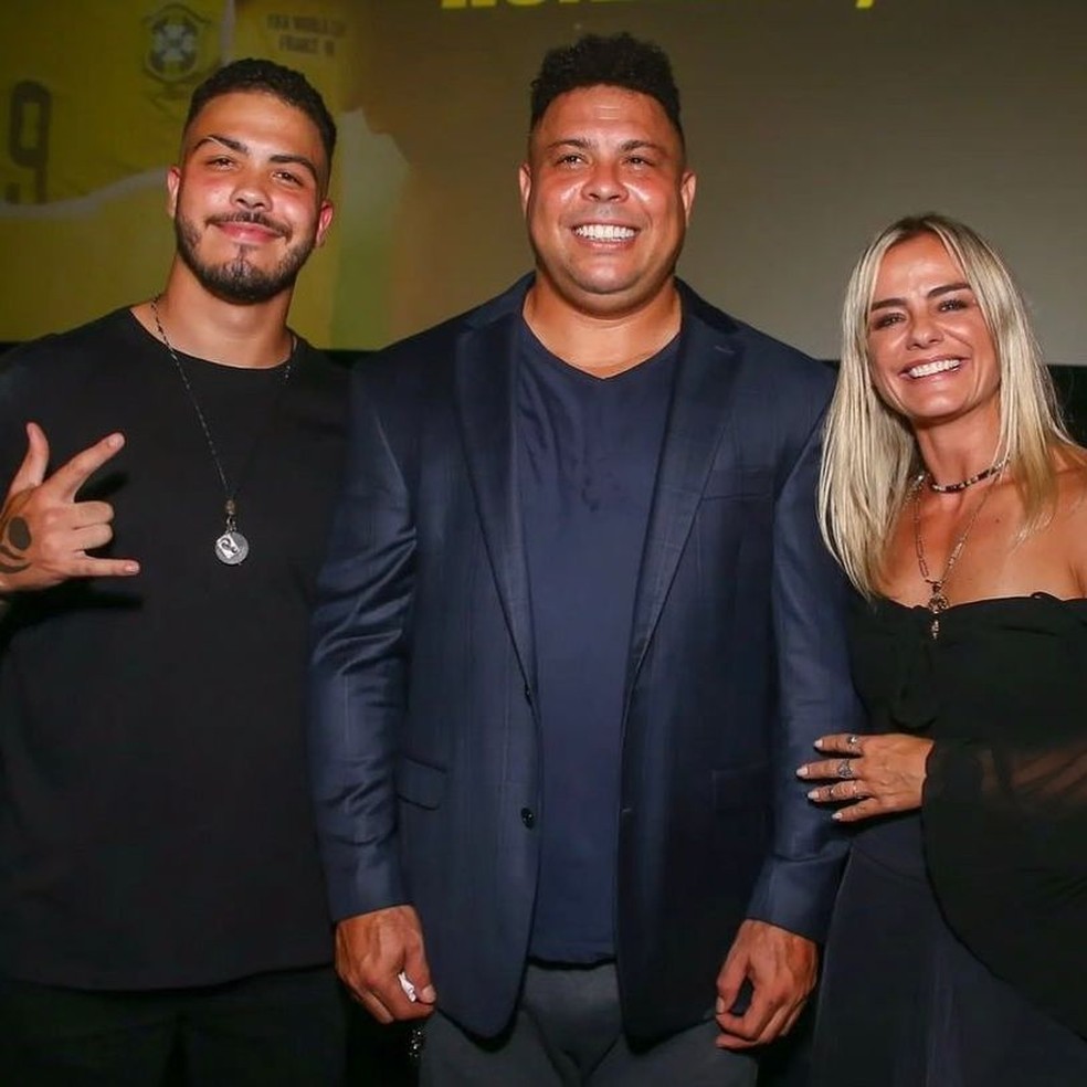 Milene Dominggues fala do preconceito por jogar futebol nos anos 90 ...