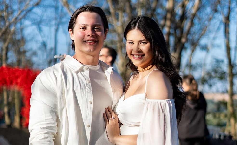 Lucas Cardi e a noiva, Thuani Todeschini — Foto: Reprodução/Instagram