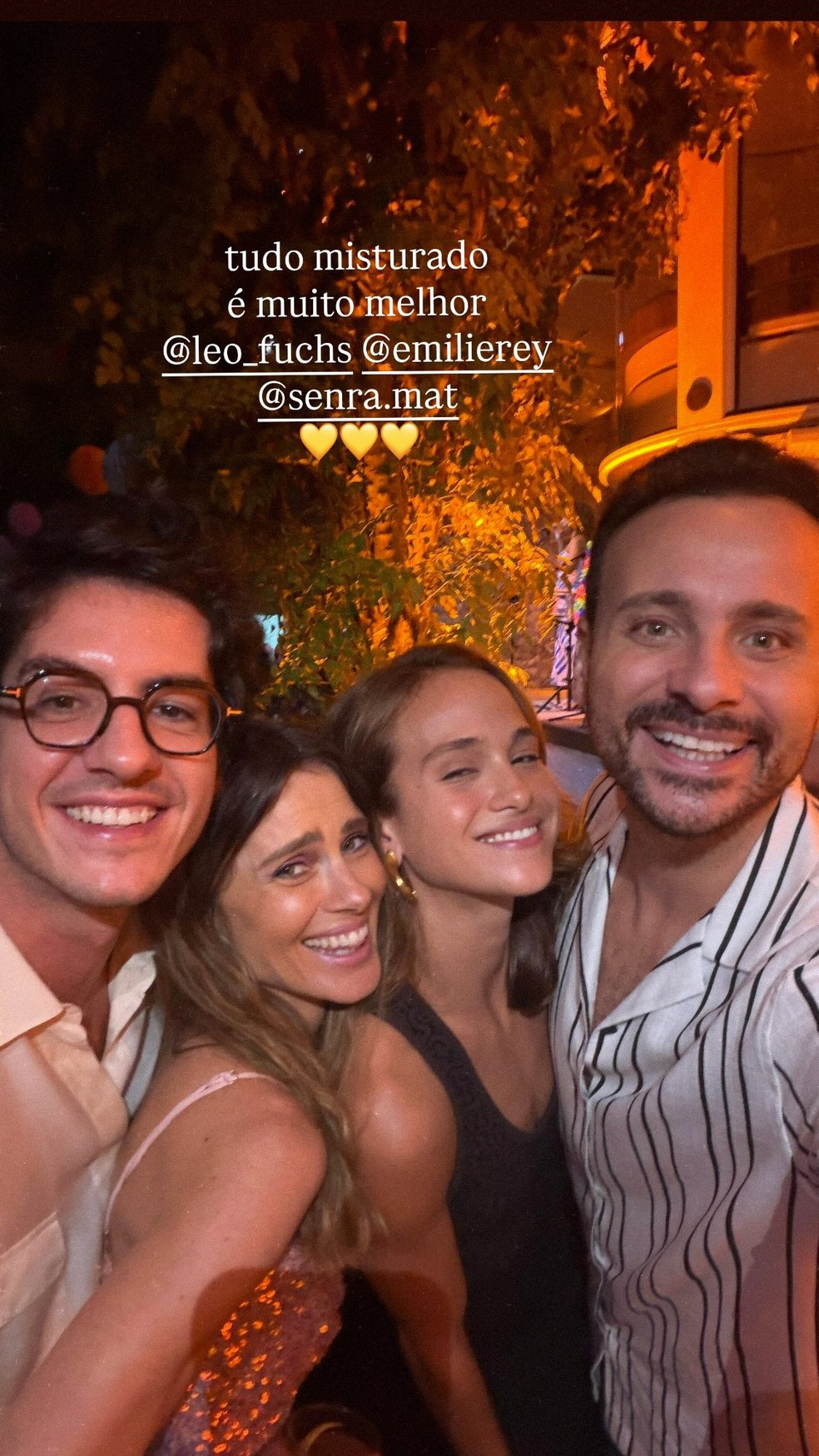 Mateus Senra, Carolina Dieckmmann, Emilie Rey e Leo Fuchs — Foto: Reprodução/Instagram