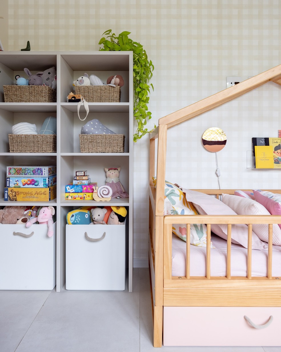 Juliano Cazarré e esposa mostram quarto de dois dos seis filhos — Foto: @interiordafoto