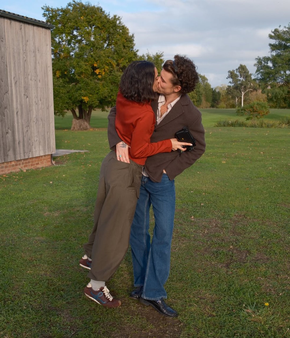 Shawn Mendes compartilha beijão em Bruna Marquezine — Foto: Reprodução/Instagram