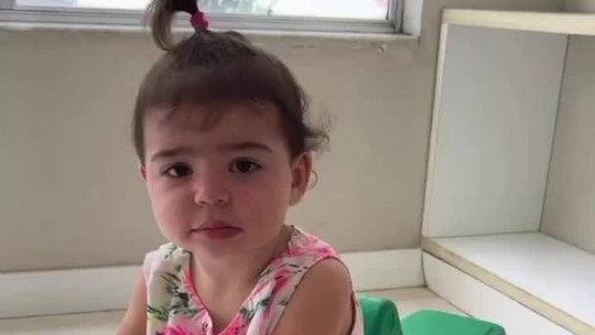 Vivian Amorim mostra filha com manchas na pele e relata desespero com doença
