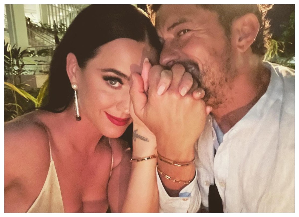Em show, Katy Perry mostra a filha com Orlando Bloom pela primeira vez