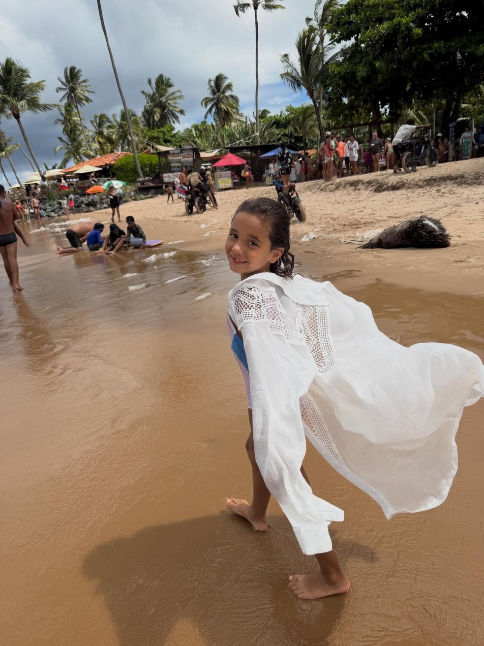 Ticiane Pinheiro curte a Bahia com a filha caçula, Manuella — Foto: Reprodução/Instagram