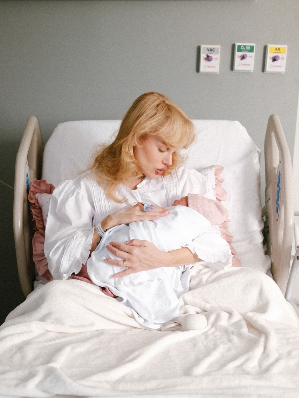 Malu Borges com filha Maria Olímpia — Foto: Reprodução/Instagram