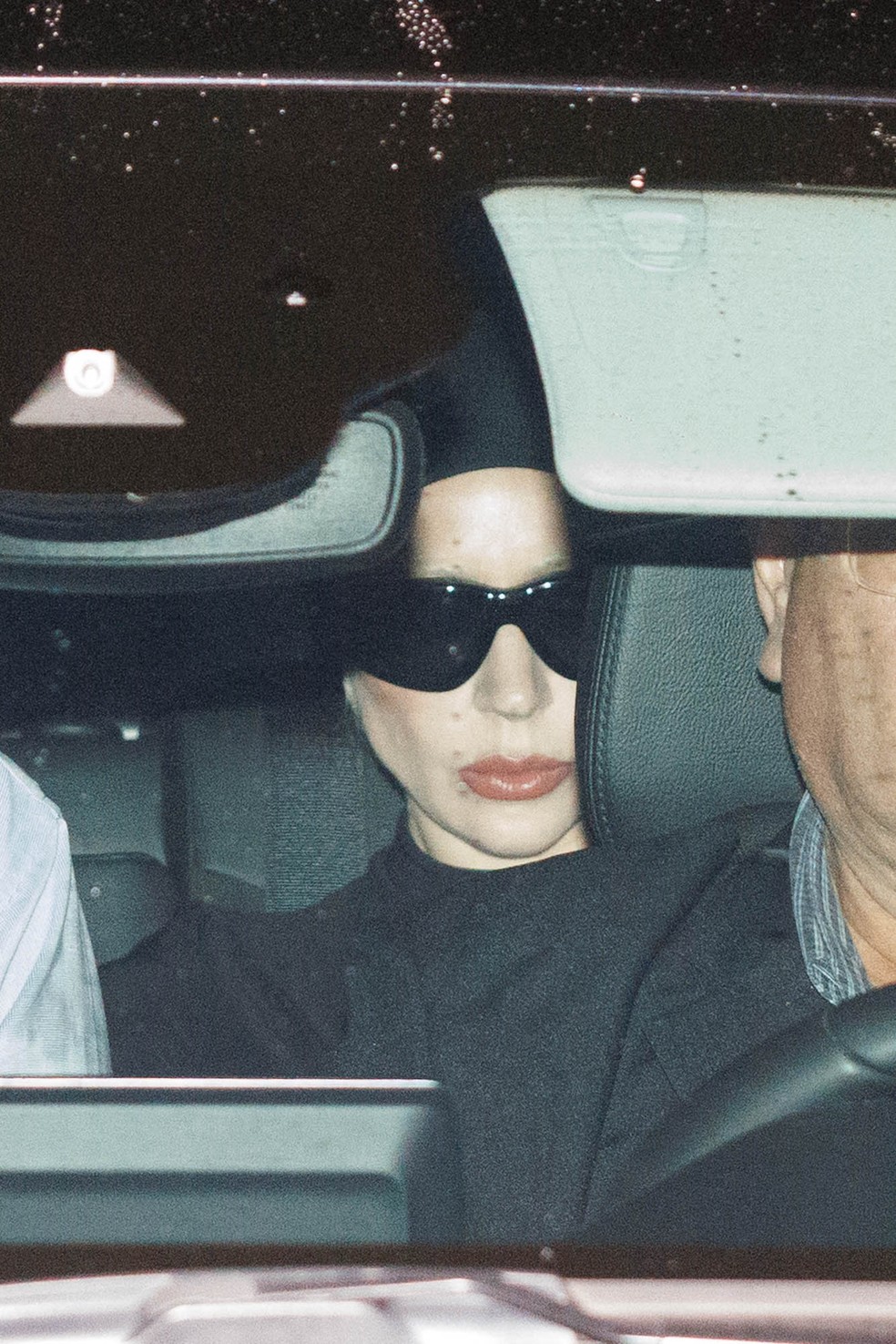 Lady Gaga desembarca no Rio — Foto: Manu Scarpa | Brazil News
