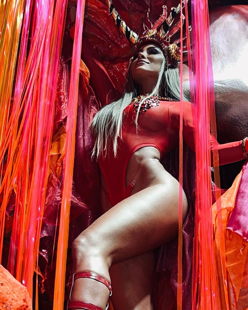 Letícia Santiago foi destaque no desfile da Imperatriz Leopoldinense no Carnaval 2023 — Foto: Reprodução/Instagram