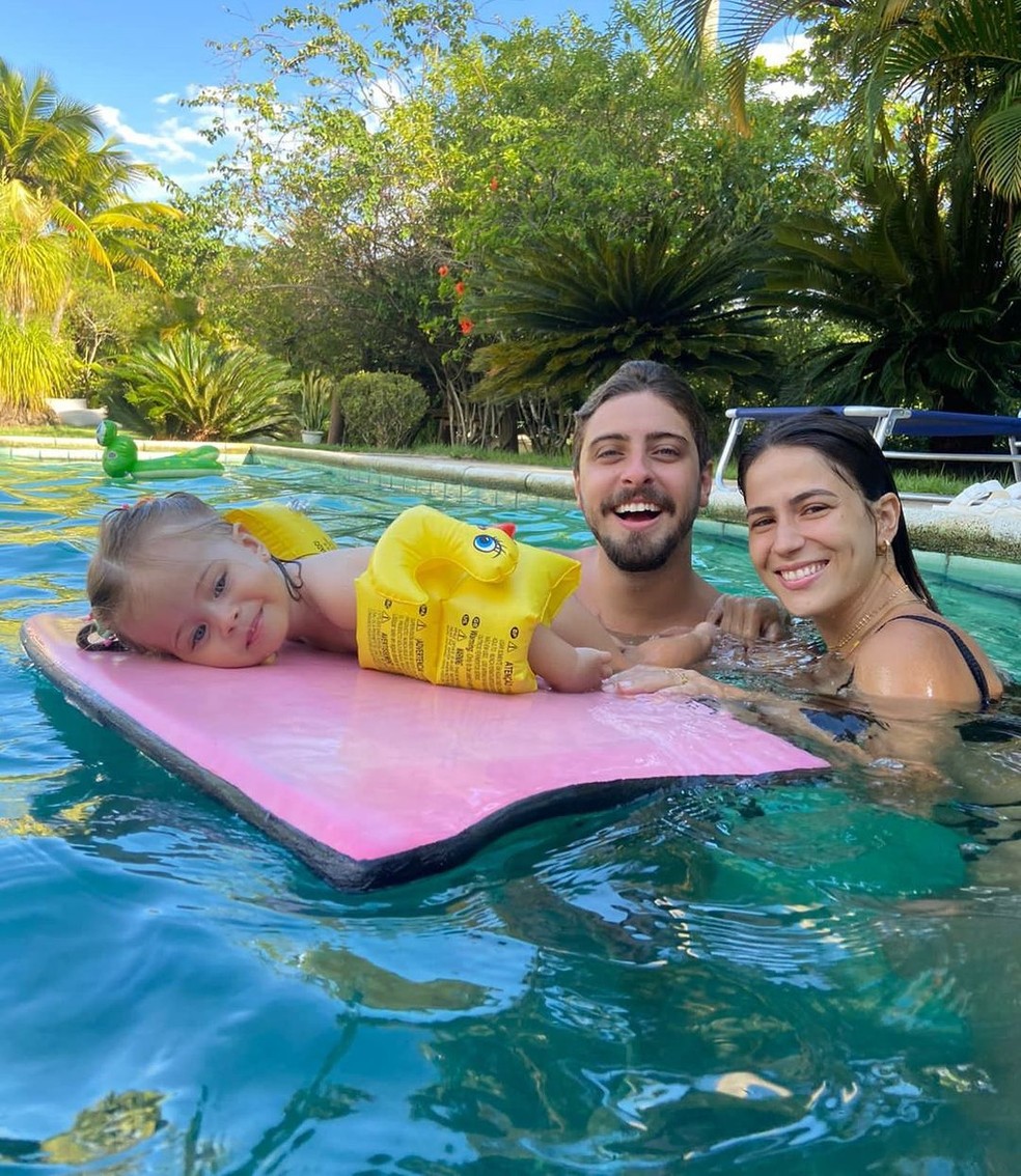 Eike Duarte é casado com Natália Vivacqua e pai de Filipa — Foto: Reprodução/Instagram