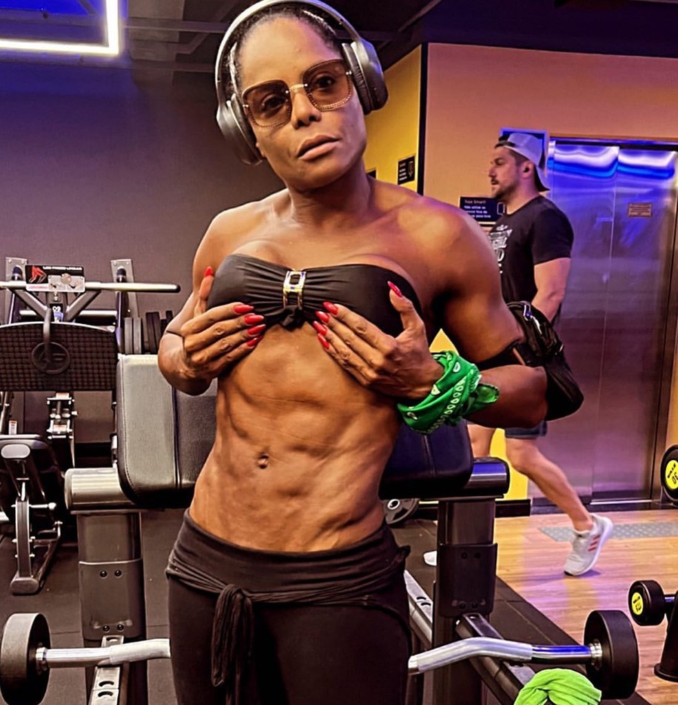 Adriana Bombom sobre corpo: Aos 48 anos, estou mais sarada do que antes, é  impressionante