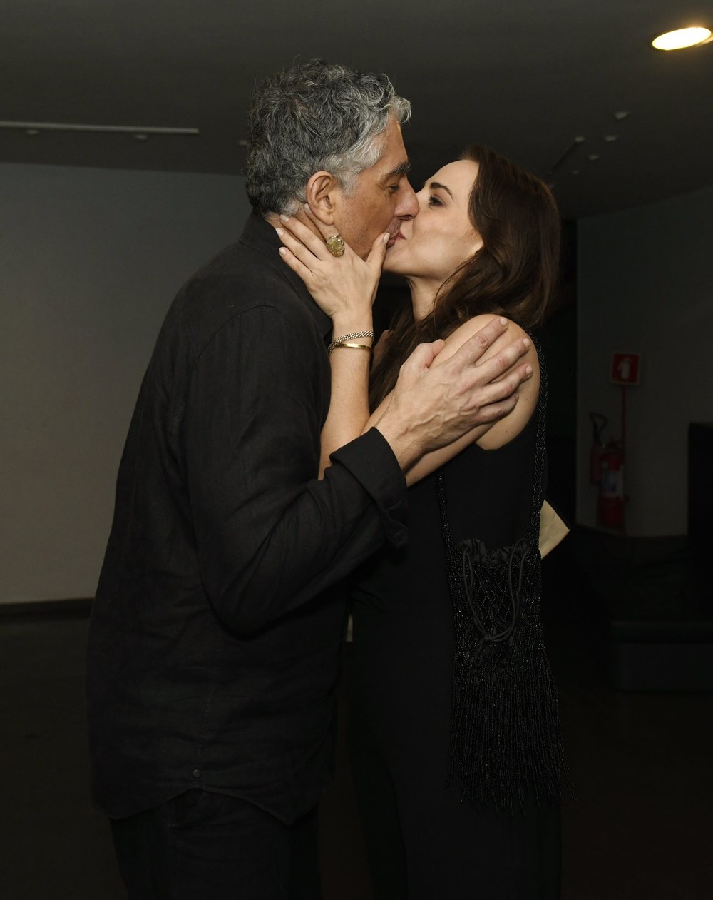 Tereza Seiblitz e filha Manuela reatam laços em estreia teatral no Rio após briga pública por pensão — image 4