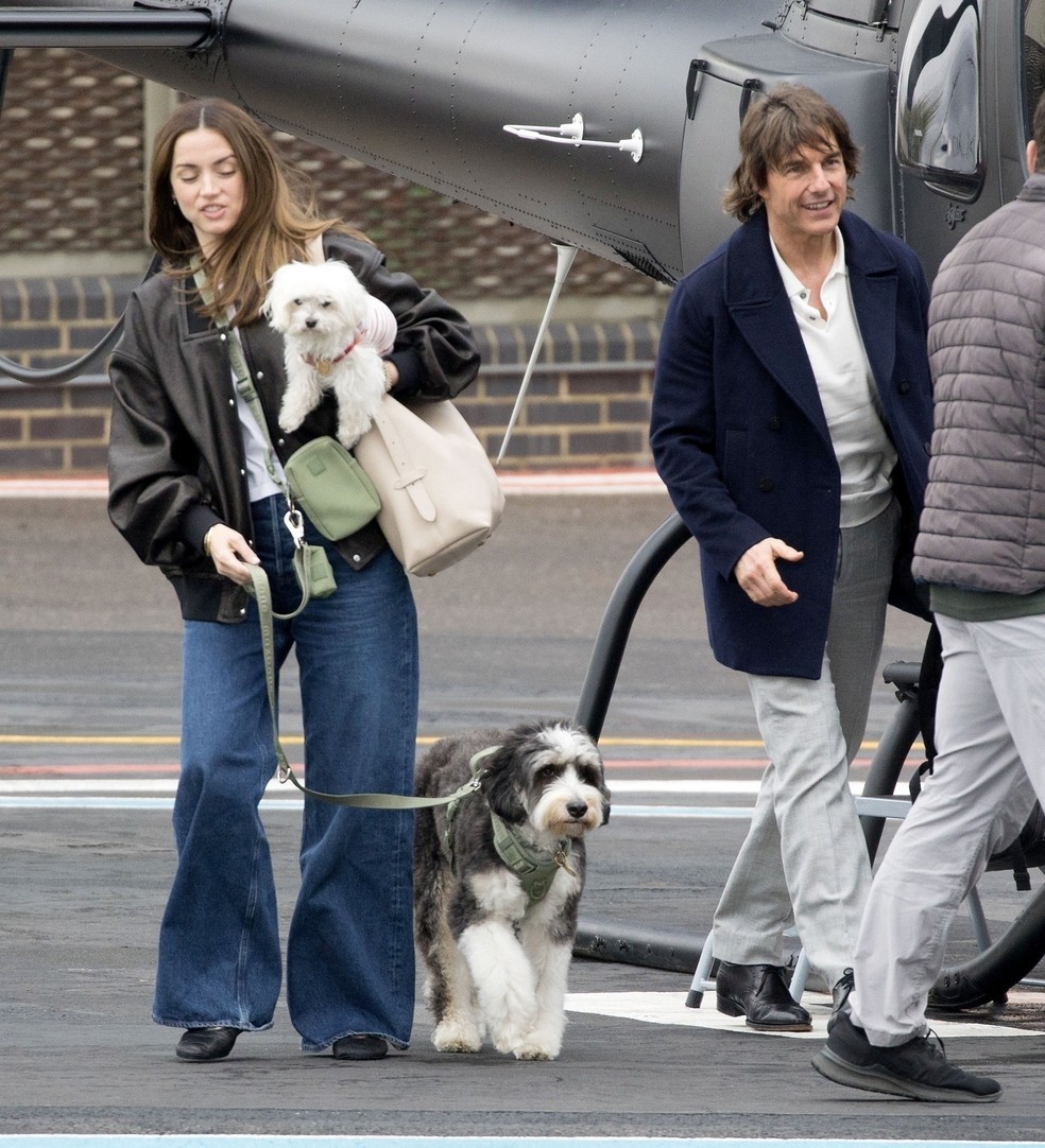 Ana de Armas e Tom Cruise — Foto: Grosby Group