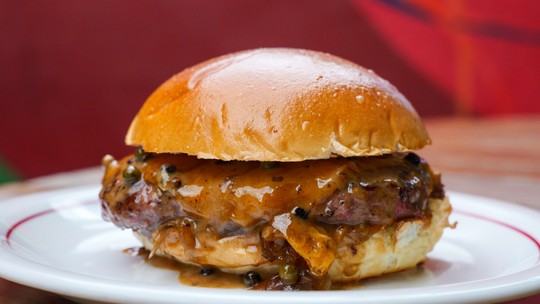 Coringa do Beco completa 6 anos e aposta em hambúrguer autoral Coringa do Beco completa 6 anos e aposta em hambúrguer autoral