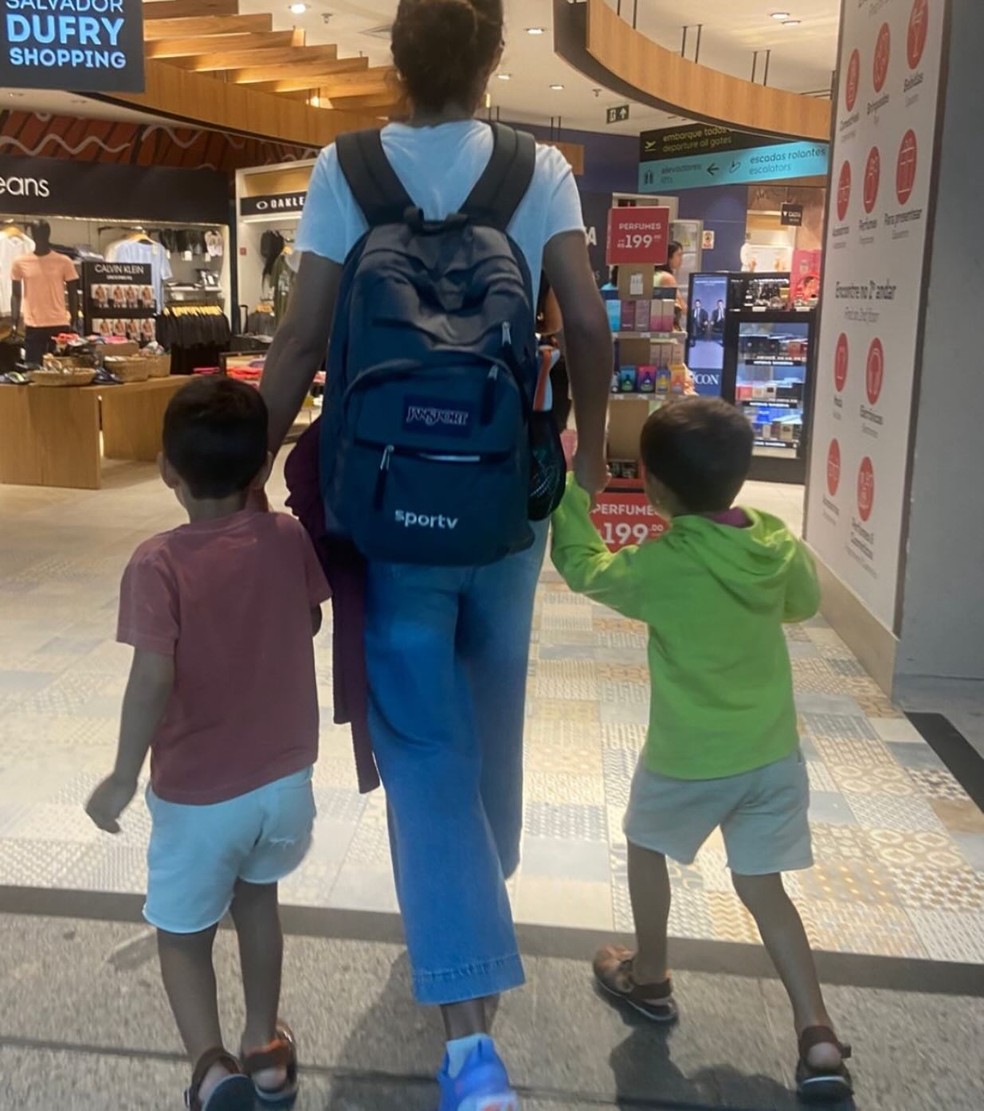 Andréia Sadi e André Rizek prestam homenagem no aniversário de 4 anos dos filhos gêmeos — Foto: Reprodução/Instagram