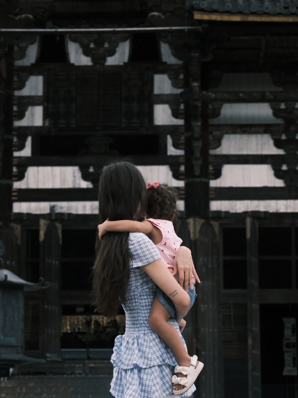 Amanda Kimberlly com a filha, Helena — Foto: Reprodução/Instagram