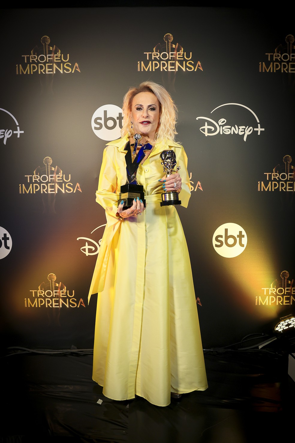 Ana Maria Braga usa helicóptero para ir da TV Globo ao SBT; vídeo