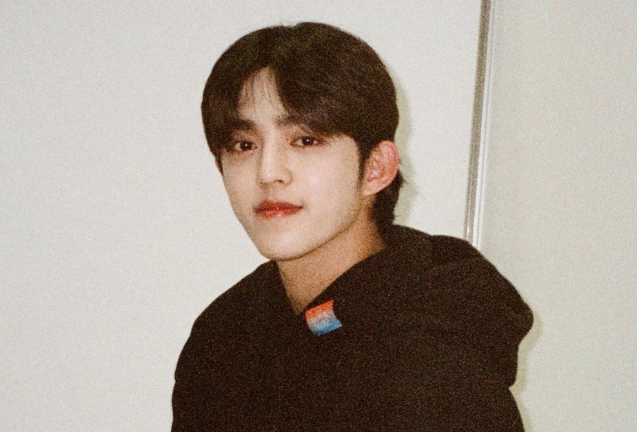 S.Coups, líder do SEVENTEEN, é isento do serviço militar após