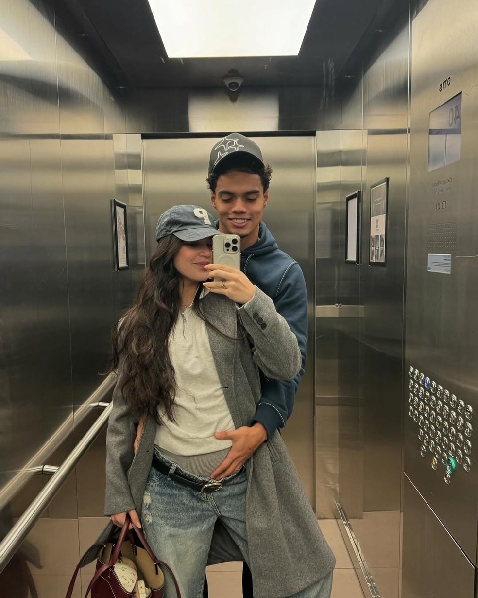 Giovanna Buscacio com João Mendes — Foto: Reprodução/Instagram