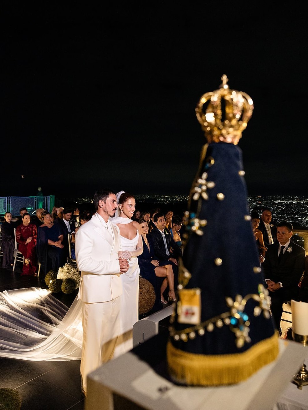 Giovanna Lancellotti e Gabriel David em casamento no Cristo Redentor — Foto: Reprodução/Instagram