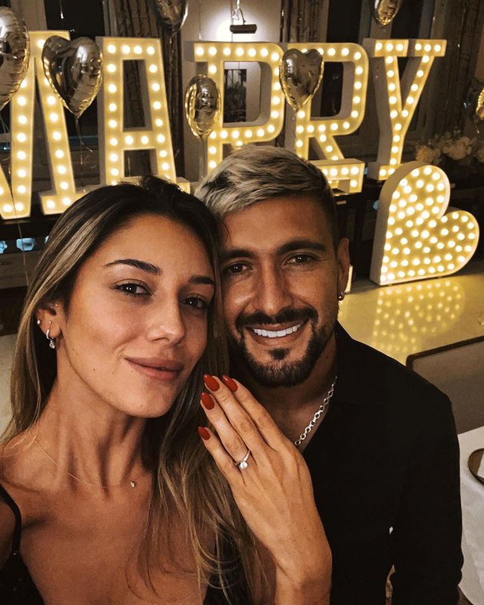 Arrascaeta pediu Camila em casamento na suíte presidencial do Copacabana Palace — Foto: Reprodução/Instagram