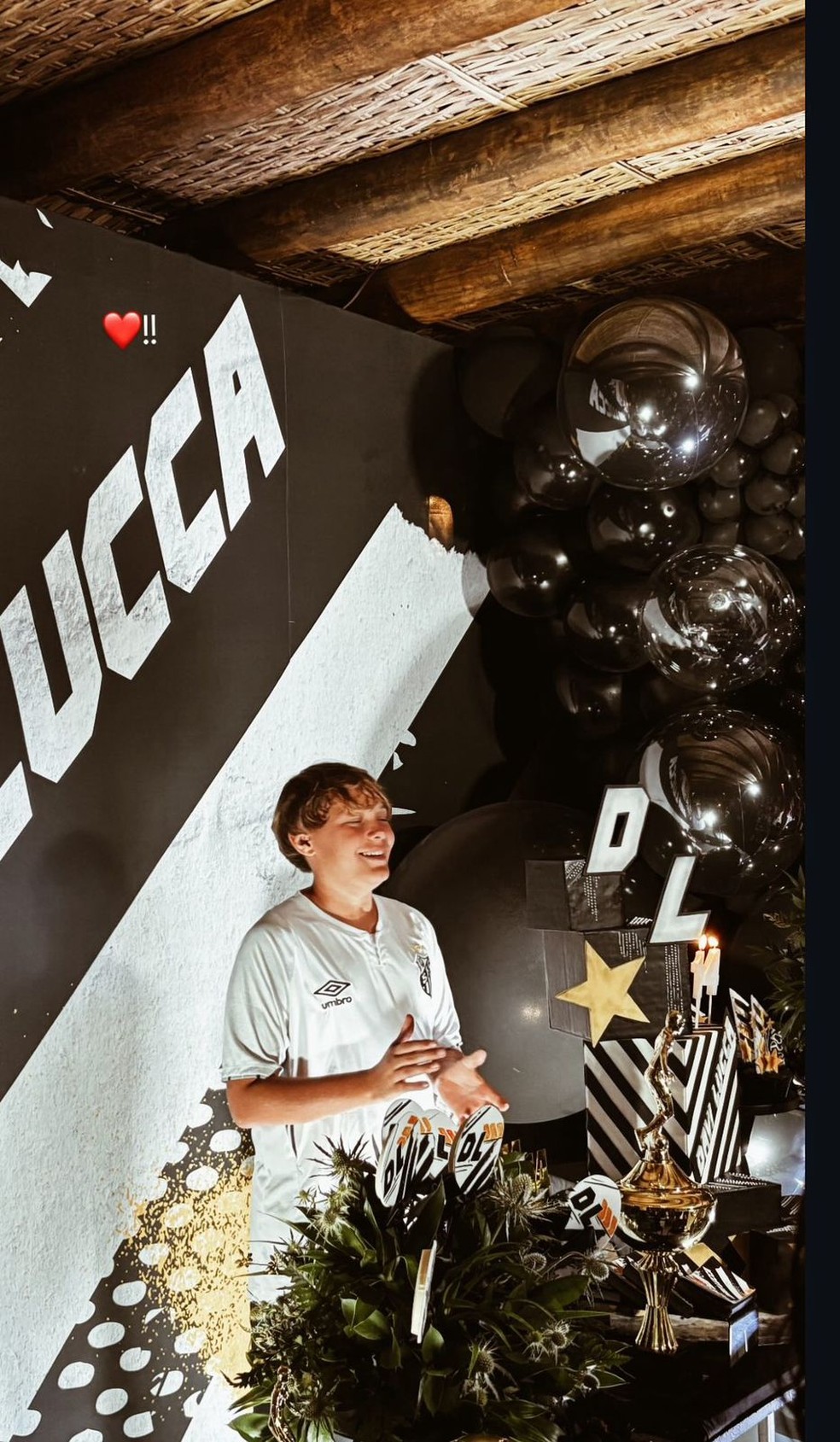 Davi Lucca ganha festa de aniversário com tema do Santos — Foto: Reprodução/X