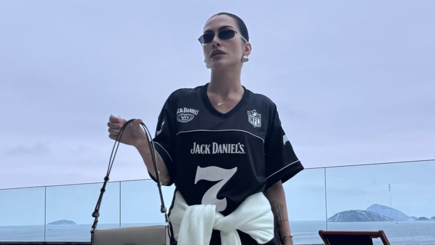 Cleo Pires mostra look para curtir a NFL no Maracanã
