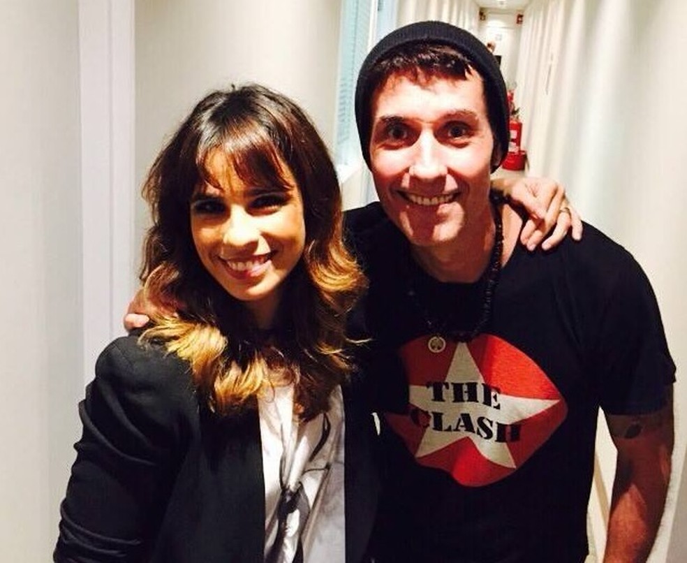 A atriz Maria Ribeiro e o cantor Dinho Ouro Preto são primos — Foto: Reprodução/Facebook
