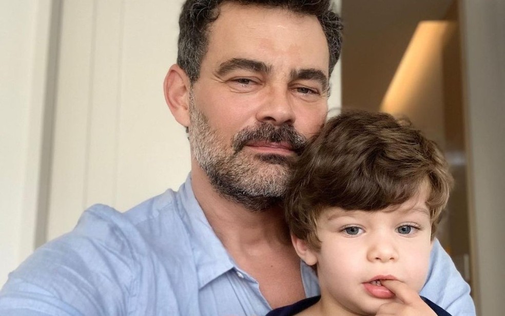 Carmo Dalla Vecchia e o filho, Pedro — Foto: Reprodução do Instagram