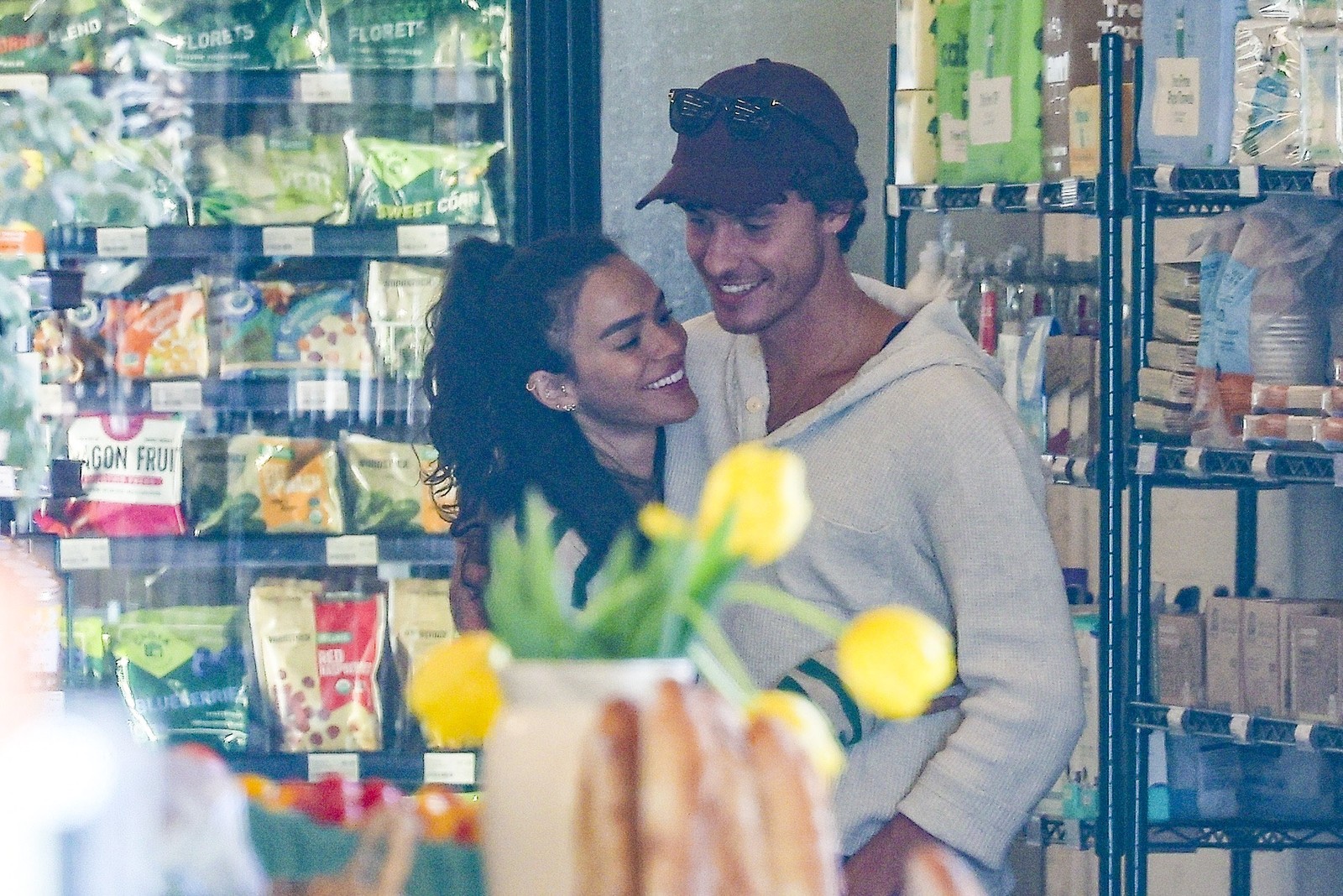Bruna Marquezine e Shawn Mendes em Los Angeles — Foto: The Grosby Group
