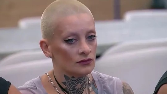 Participante do 'Big Brother' argentino é diagnosticada com leucemia dentro do reality