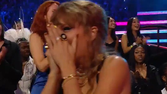 Taylor Swift se emociona ao ver o *NSYNC reunido no palco do VMA 2023