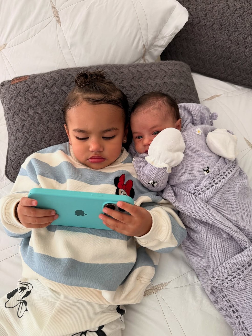 Bruna Biancardi abre álbum de fotos de vida em família com Neymar, Mavie e Mel — Foto: Reprodução/Instagram