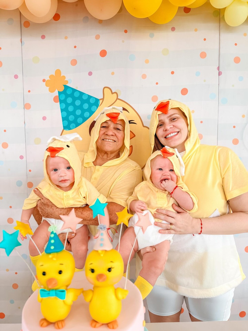 Paulinha Leite Marido E Filhos Usam Fantasias Iguais Em Festa De 5 