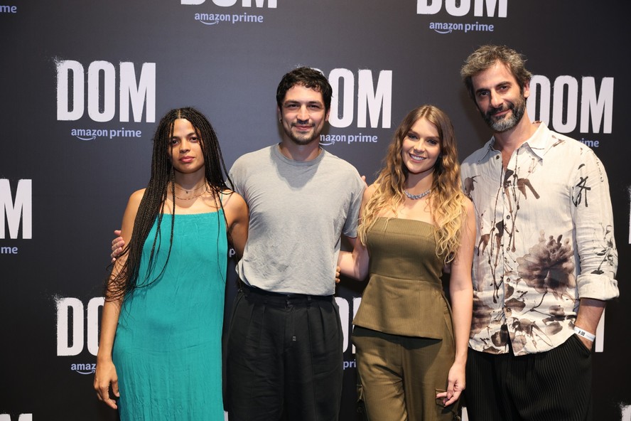 Raquel Villar, Isabella Santoni, Flávio Tolezani, Gabriel Leone