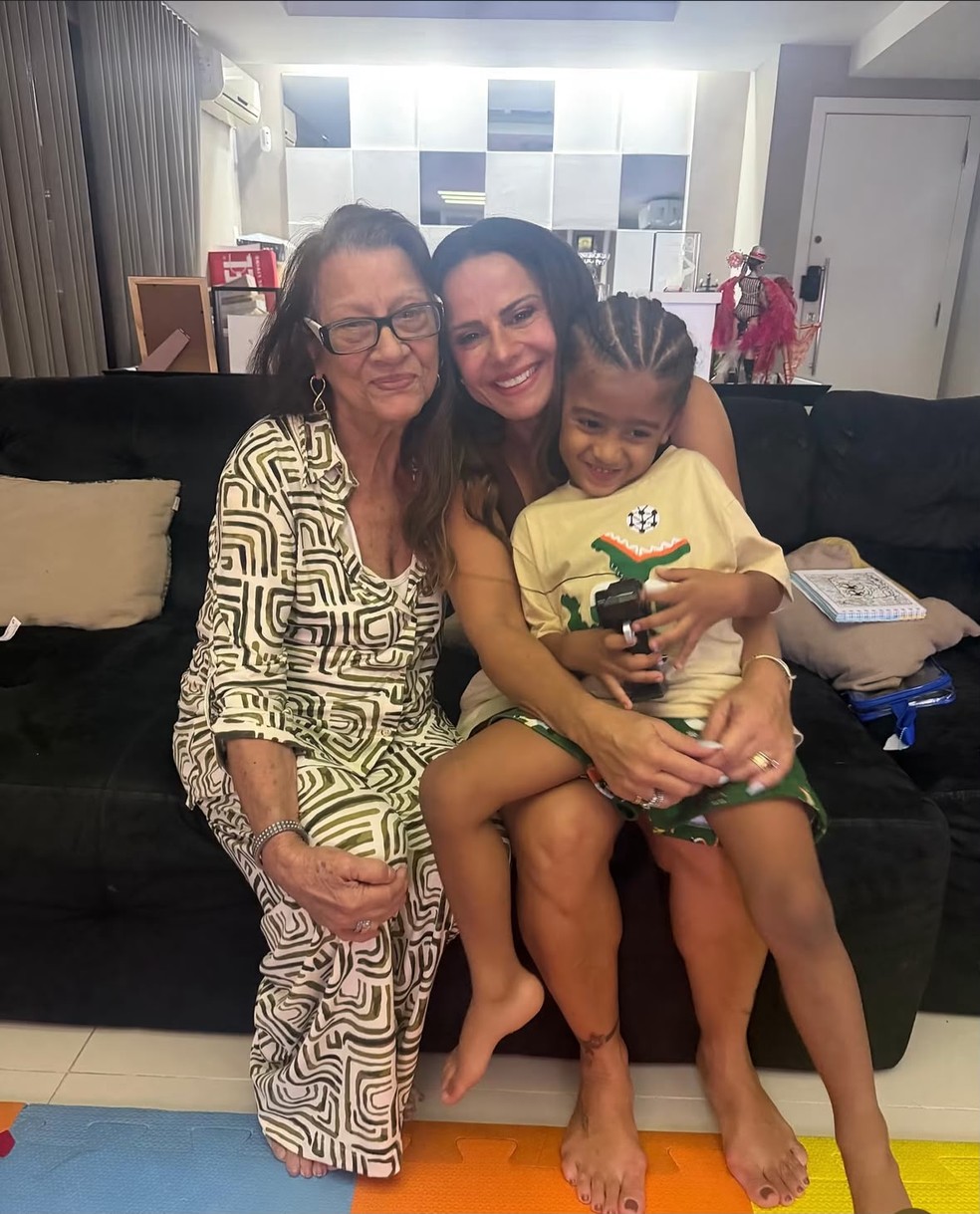 Fotos de Viviane Araujo na cobertura — Foto: Reprodução/Instagram