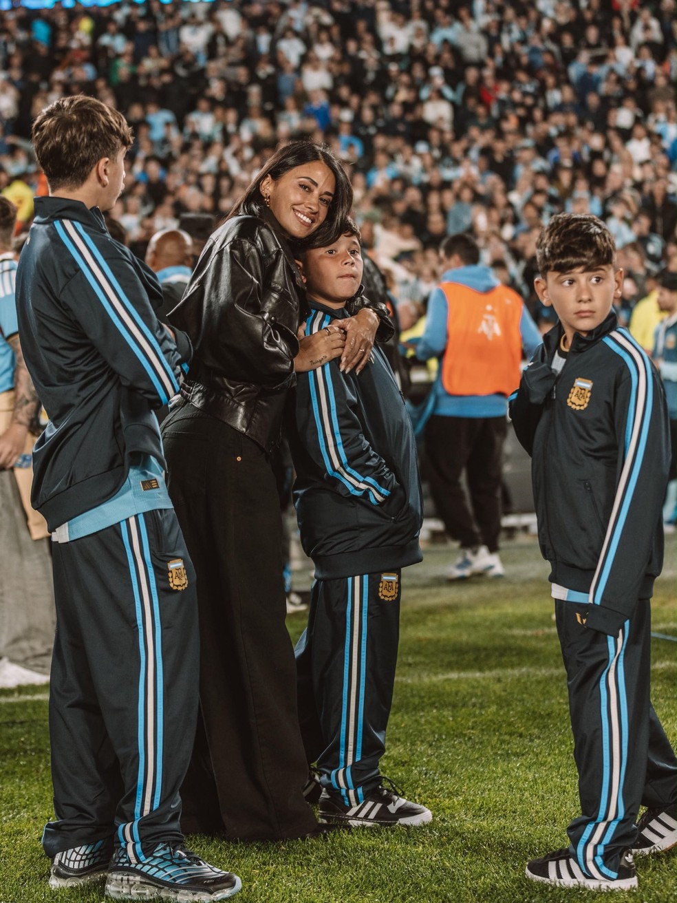 Mulher de Messi abre álbum de fotos da despedida da seleção — Foto: Reprodução/Instagram