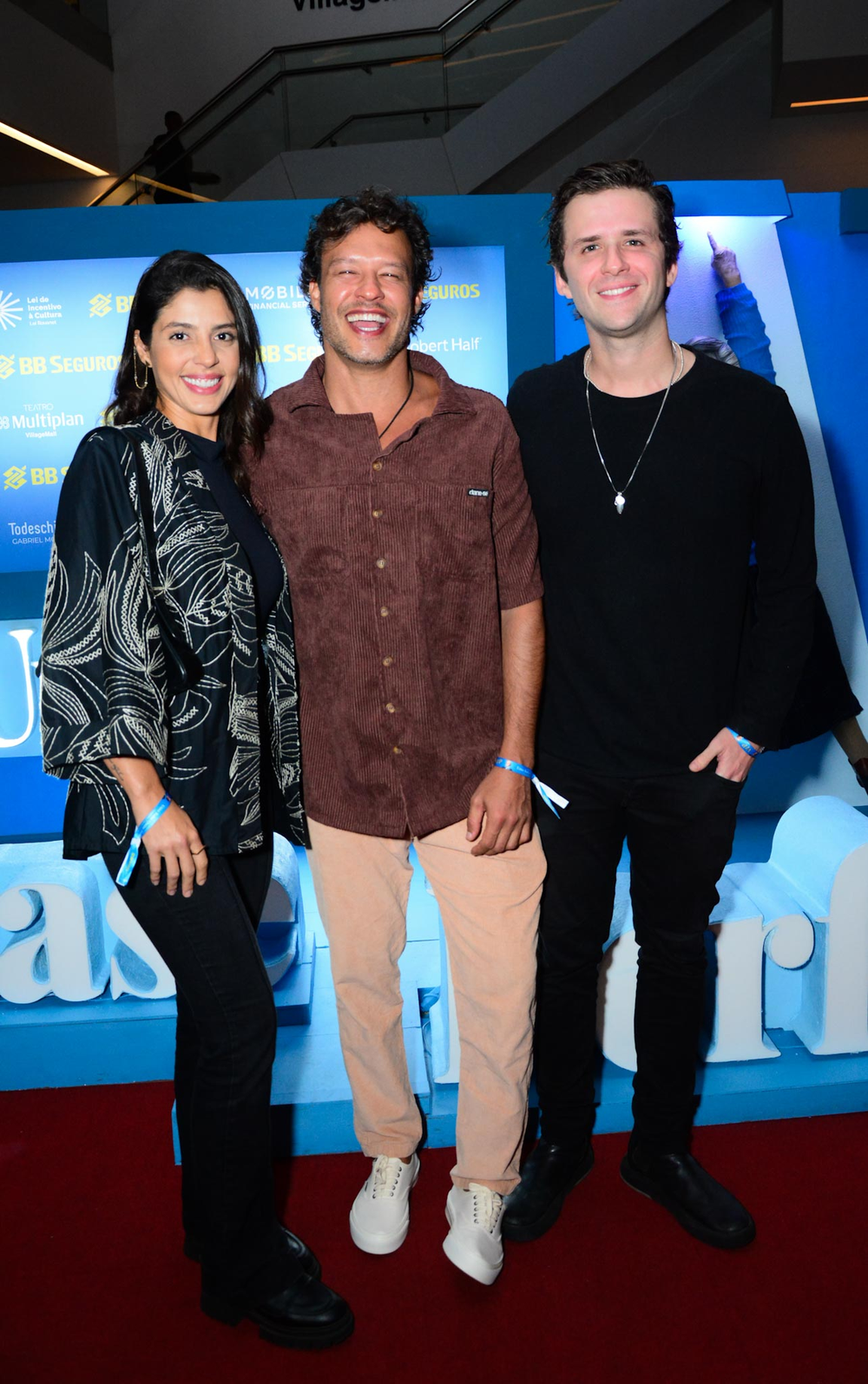 Famosos curtem estreia de Eduardo Sterblitch no musical 'Uma Babá Quase ...