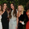 Victoria Beckham reúne as Spice Girls e mais estrelas em seus 50 anos