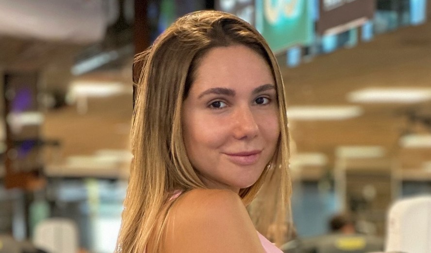Filha de Renato Gaúcho, Carol Portaluppi tieta jogador de futebol pela ...