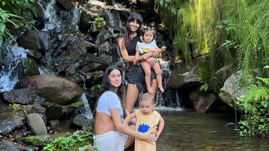Grávida, Thaila Ayla curte cachoeira com filho e amigos; vídeo