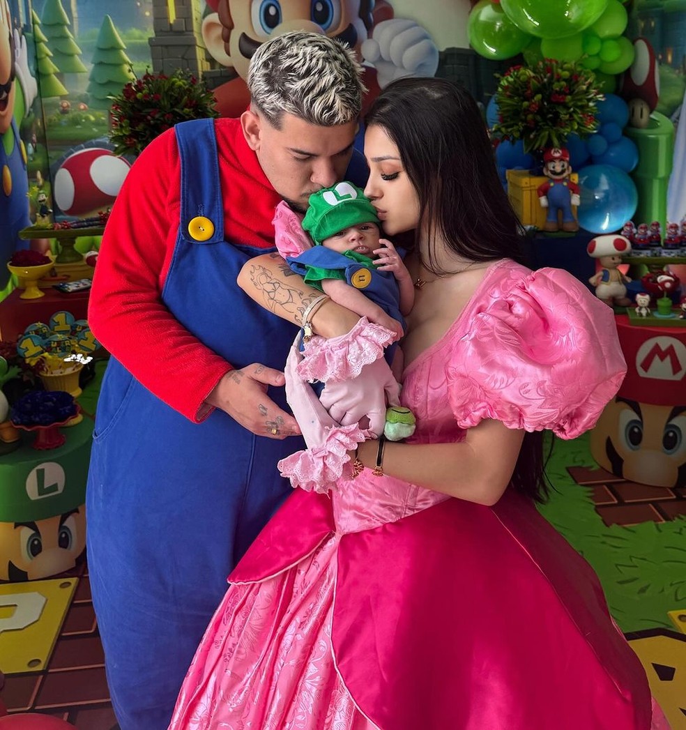 Bia Miranda, Buarque e Kaleb — Foto: Reprodução/Instagram