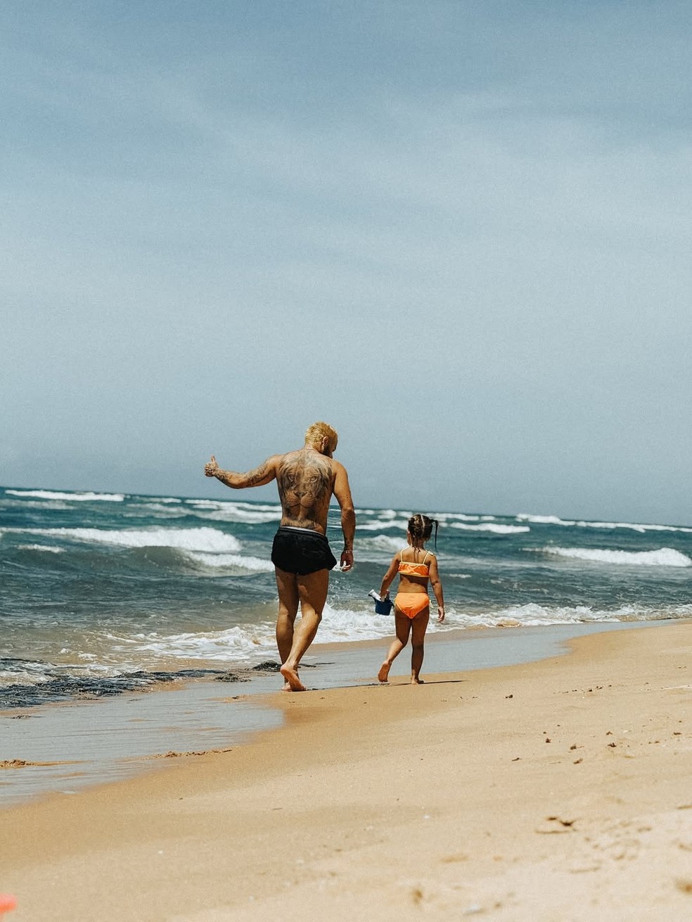 Zé Felipe abre álbum de viagem com filhos — Foto: Reprodução/Instagram
