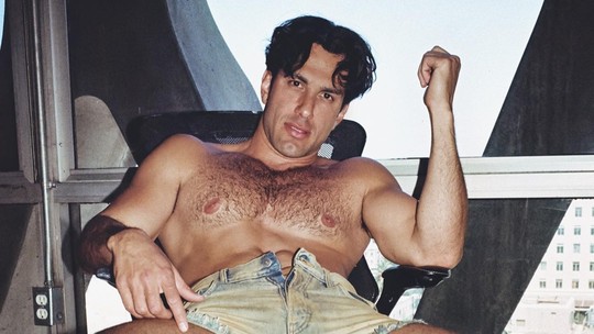 Jwan Yosef, ex-marido de Ricky Martin, agita a web com ensaio sensual